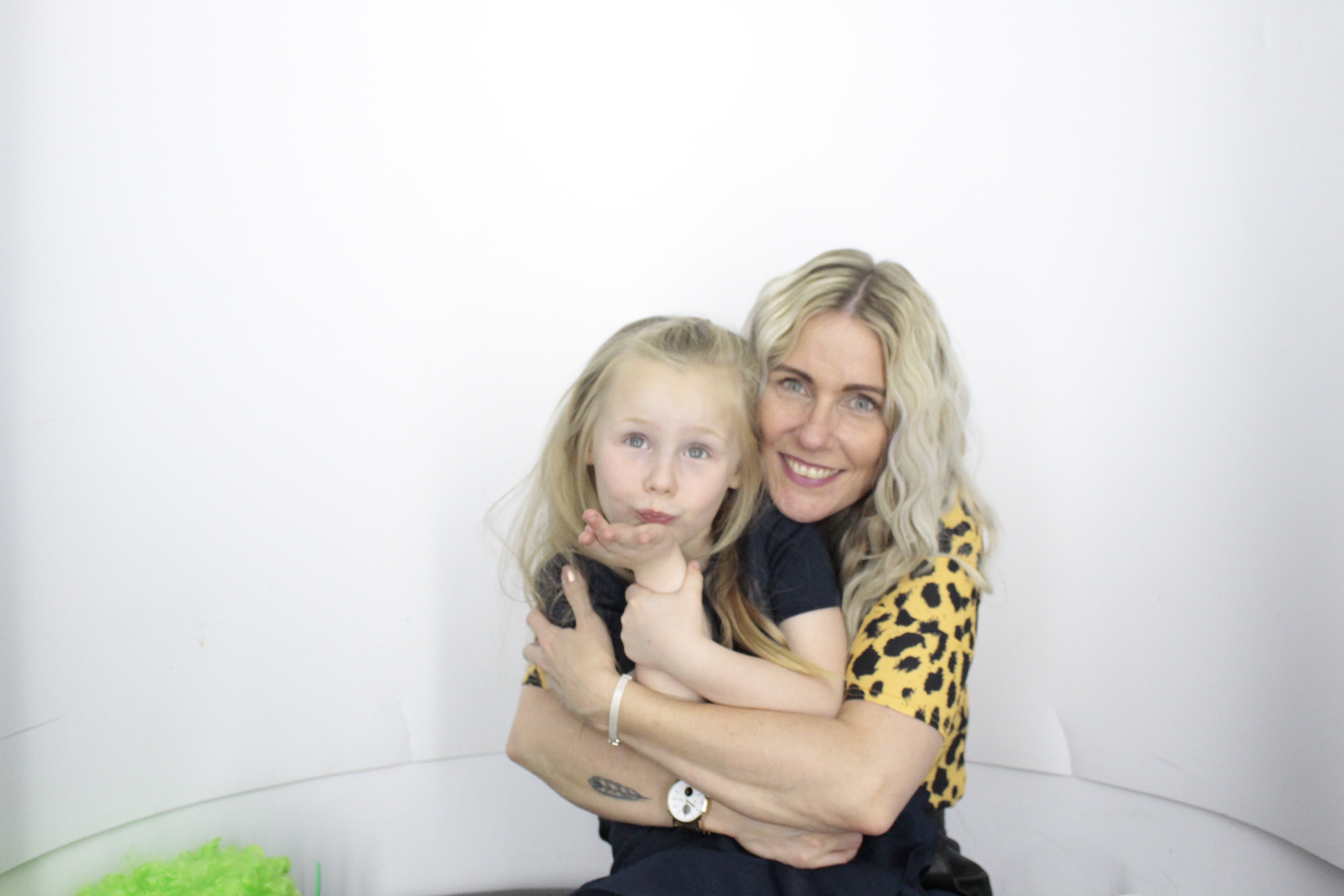 Mandy's 60th  Birthday Party | View more photos from the event at gallery.myphotoboothexperience.co.uk/u/MyPhotoBoothExperienceLtd/Mandys-60th-Birthday-Party